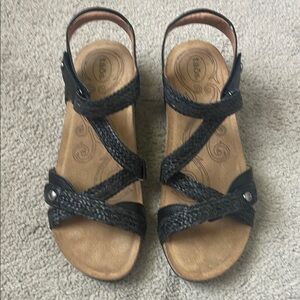 Taos Trulie Sandal Size 41 Black